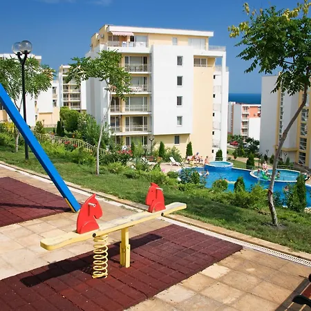 Apartment Deluxe In Crown And Imperial Burgas City