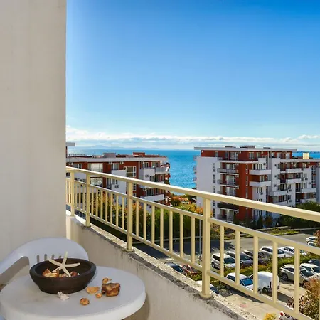 Deluxe In Crown And Imperial Apartment Burgas City