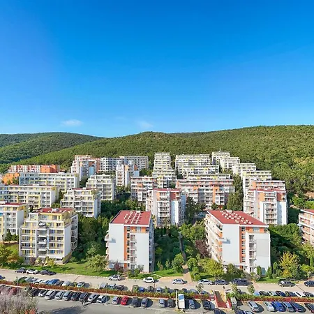 Deluxe In Crown And Imperial * Burgas City